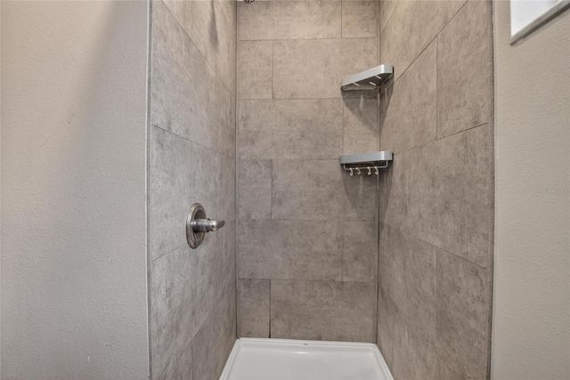 3301 W WOODLAWN AVENUE 2, Tampa, FL 33607