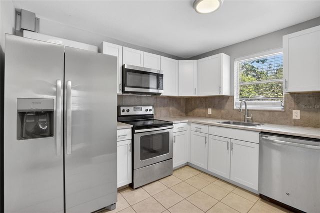 3301 W WOODLAWN AVENUE 2, Tampa, FL 33607
