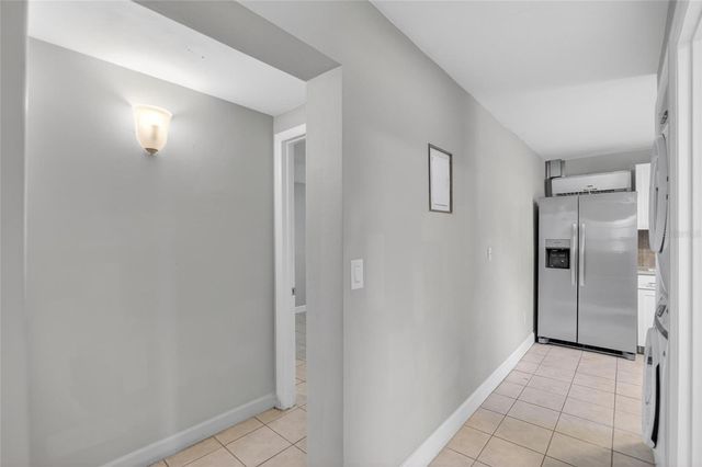 3301 W WOODLAWN AVENUE 2, Tampa, FL 33607