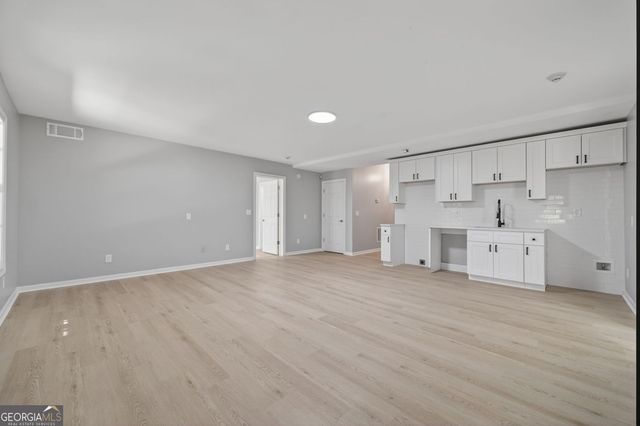 1641 White Oak Cove, Loganville, GA 30052