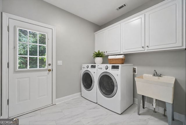 1641 White Oak Cove, Loganville, GA 30052