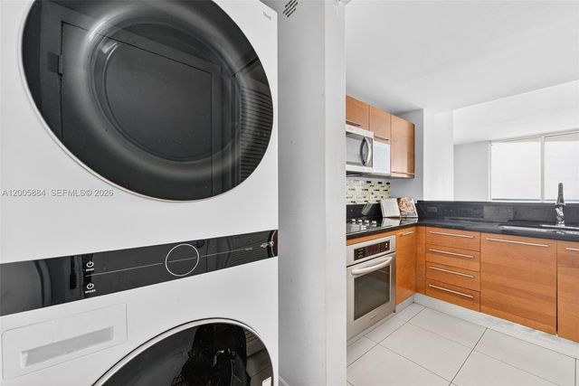 244 Biscayne Blvd 3702, Miami, FL 33132