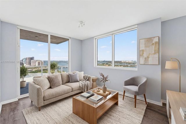 244 Biscayne Blvd 3702, Miami, FL 33132