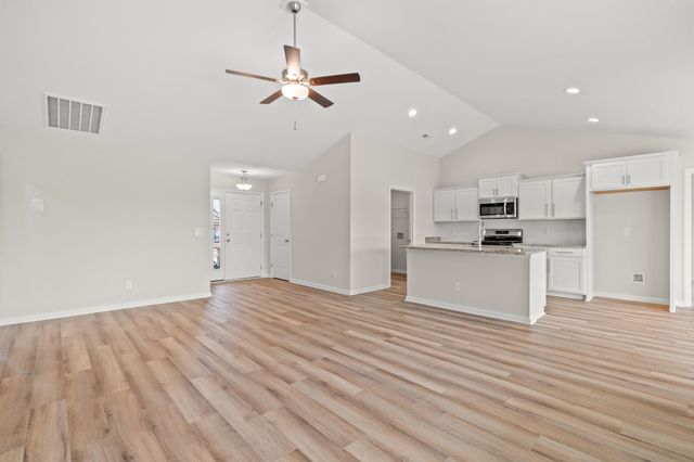 920 Woodside Dr., Conway, SC 29526