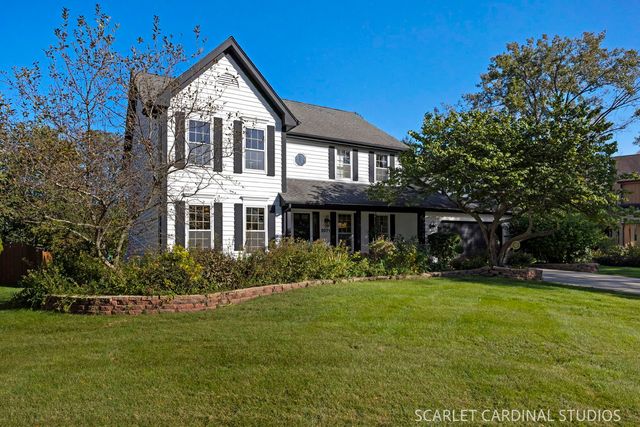 2071 Chatham Drive, Wheaton, IL 60189