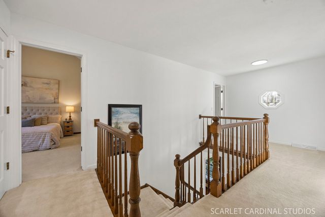 2071 Chatham Drive, Wheaton, IL 60189