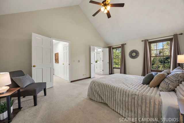 2071 Chatham Drive, Wheaton, IL 60189