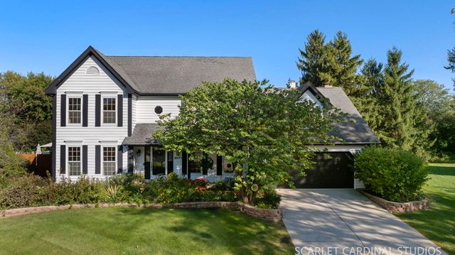 2071 Chatham Drive, Wheaton, IL 60189