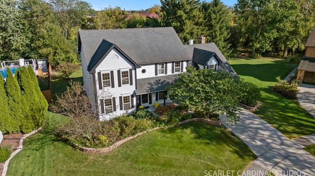 2071 Chatham Drive, Wheaton, IL 60189