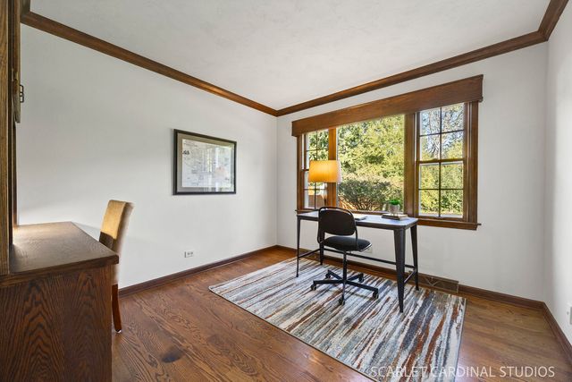 2071 Chatham Drive, Wheaton, IL 60189