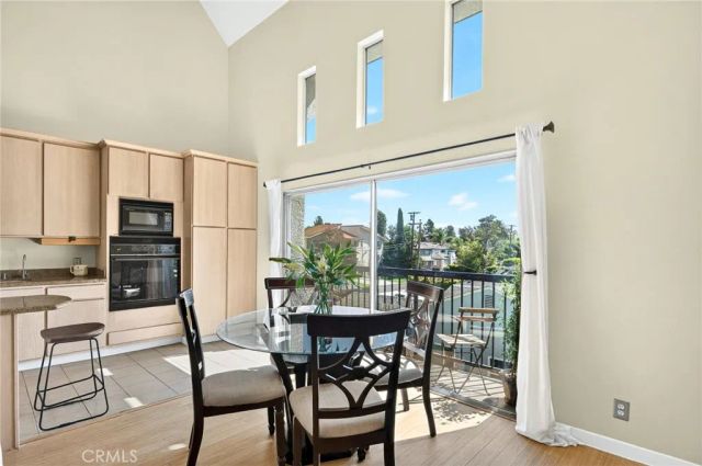 4660 Coldwater Canyon Avenue 20, Studio City, CA 91604