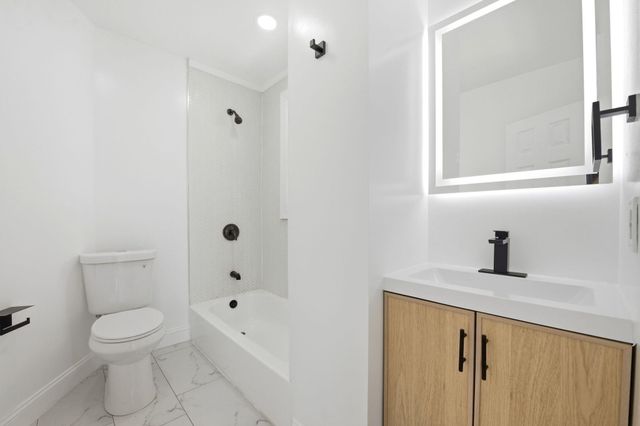 139 WEST 51ST ST, Bayonne, NJ 07002