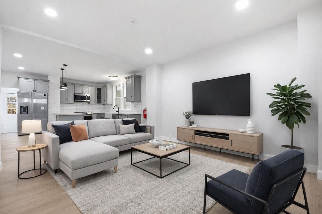 139 WEST 51ST ST, Bayonne, NJ 07002