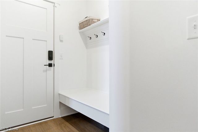 11201 Creek View Way, Columbia Station, OH 44028