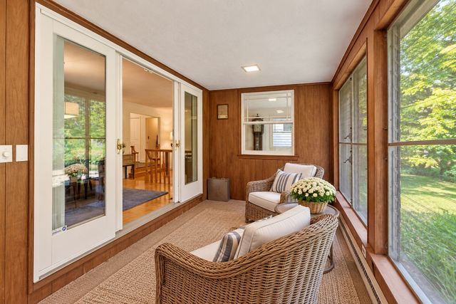 39 Rollingwood Ln, Concord, MA 01742