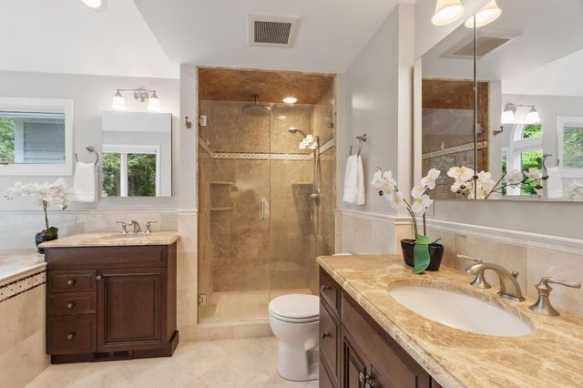 39 Rollingwood Ln, Concord, MA 01742