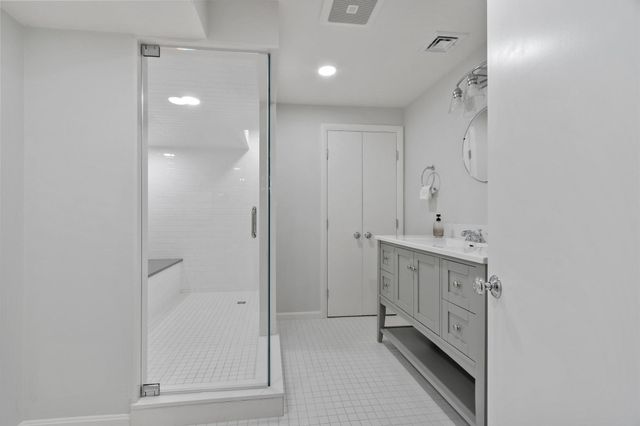 39 Rollingwood Ln, Concord, MA 01742