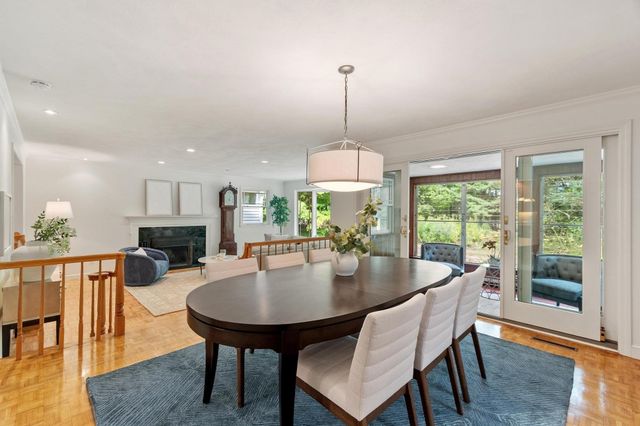 39 Rollingwood Ln, Concord, MA 01742