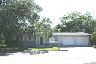 1374 MISTLETOE AVE, New Braunfels, TX 78130