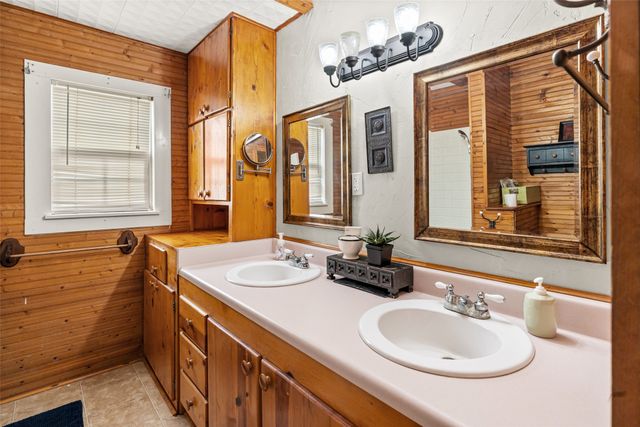 5407 Water View Drive, Granbury, TX 76048