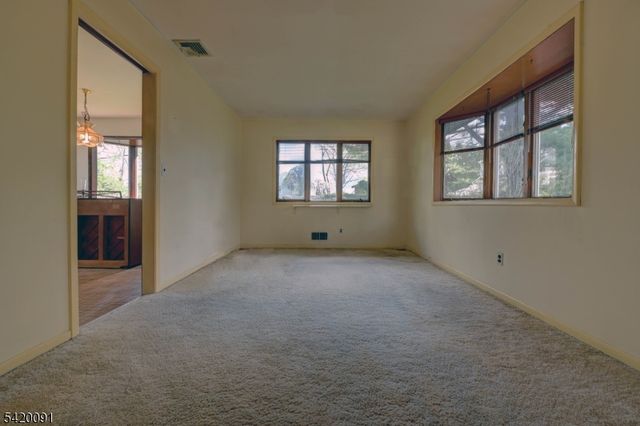 301 Grand Blvd, Emerson Boro, NJ 07630