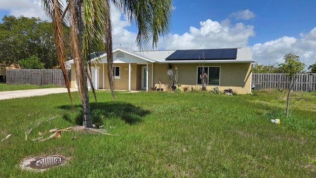 2209 SE East Dunbrooke Circle, Port St. Lucie, FL 34952