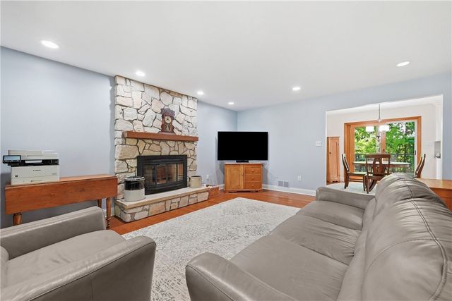 4108 JASMINE DRIVE, Bethel Park, PA 15102