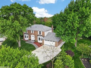 1977 Warbler Court, Troy, MI 48084