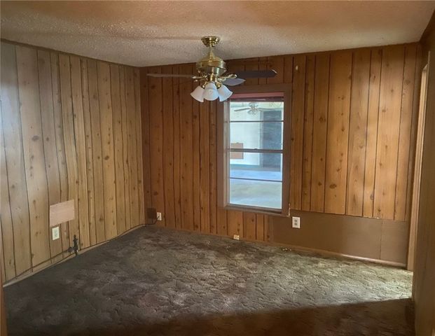 813 E Yoakum Ave, Kingsville, TX 78363