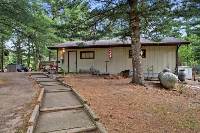 W7092 N Oakwood Circle, Neshkoro, WI 54960
