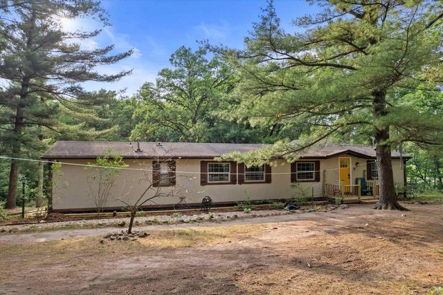 W7092 N Oakwood Circle, Neshkoro, WI 54960