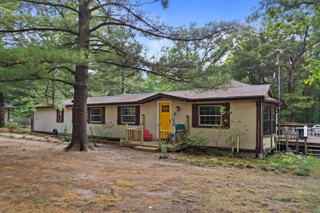 W7092 N Oakwood Circle, Neshkoro, WI 54960
