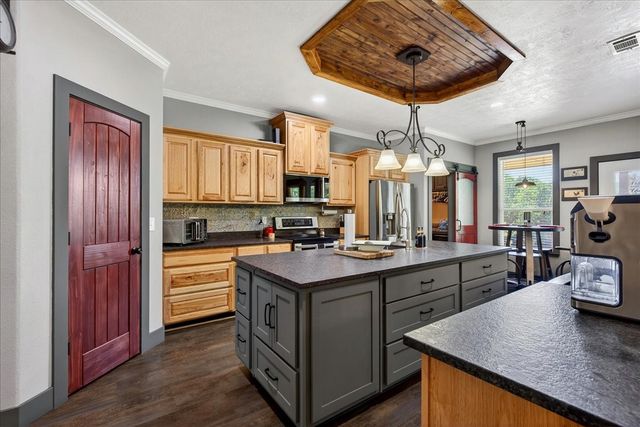 11591 Farm Market 59, Athens, TX 75751