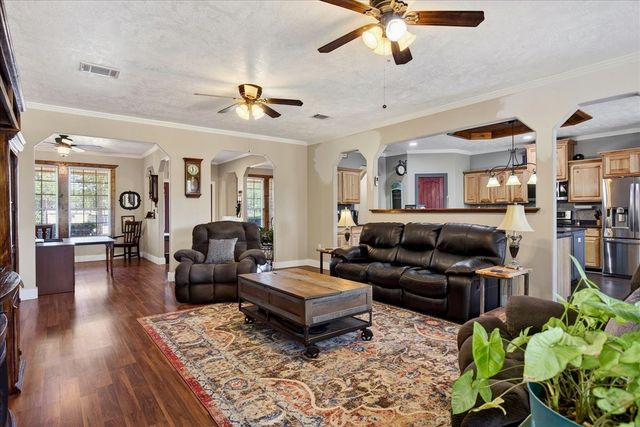 11591 Farm Market 59, Athens, TX 75751