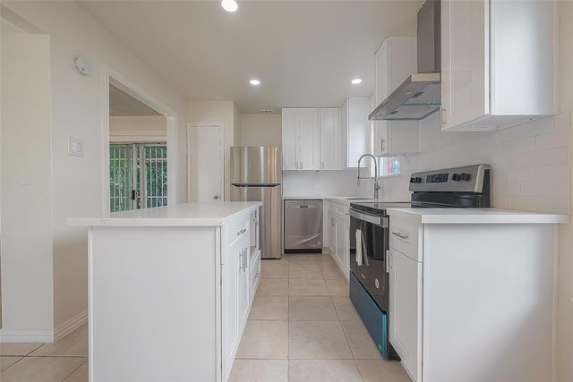 10819 Sageriver Drive, Houston, TX 77089