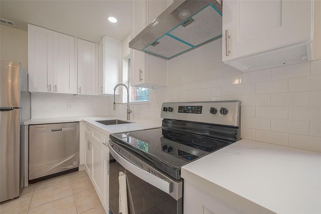 10819 Sageriver Drive, Houston, TX 77089