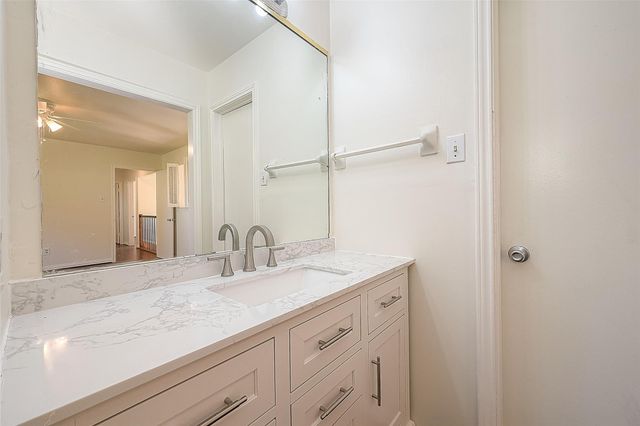 10819 Sageriver Drive, Houston, TX 77089