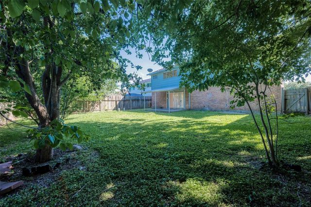 10819 Sageriver Drive, Houston, TX 77089