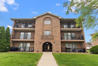 9964 W 153 Street 2W, Orland Park, IL 60462