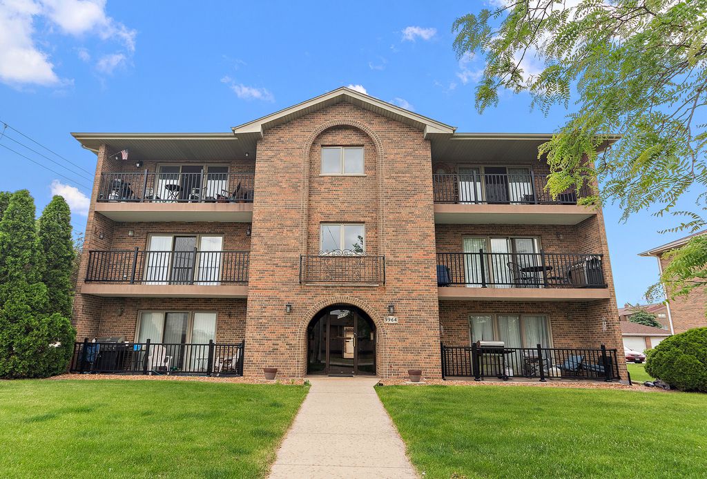 9964 W 153 Street 2W, Orland Park, IL 60462