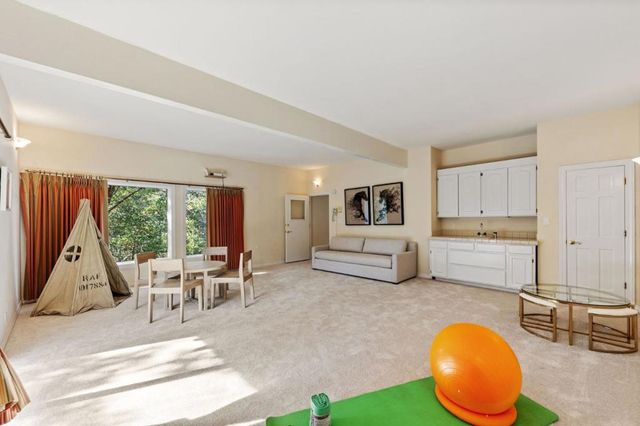 1035 Macadamia Drive, Hillsborough, CA 94010