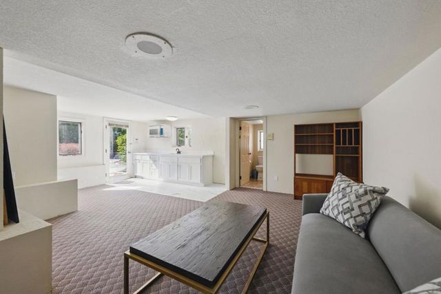 1035 Macadamia Drive, Hillsborough, CA 94010