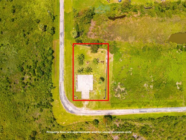 1051 Pompano Drive, Crystal Beach, TX 77617