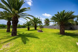 1051 Pompano Drive, Crystal Beach, TX 77617