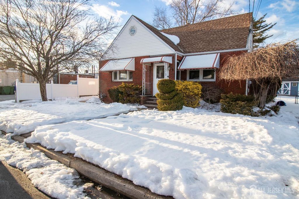 200 Gabriel Terrace, Sayreville, NJ 08879