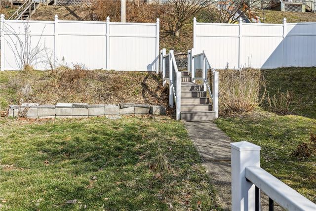 1369 5th Ave, Freedom, PA 15042