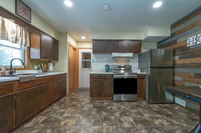 1218 7th Avenue NE, Brainerd, MN 56401