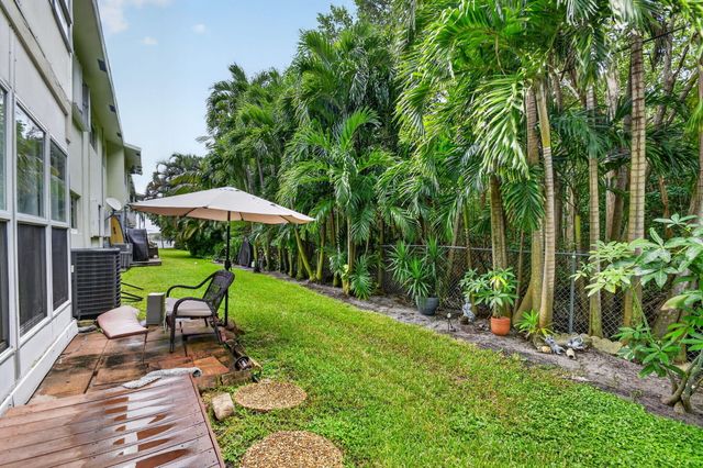 658 NE 6TH Court E E, Boynton Beach, FL 33435