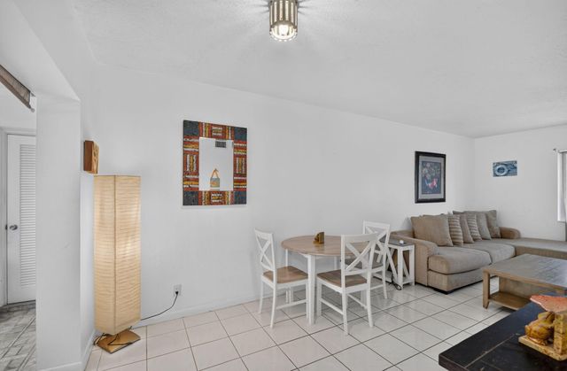 658 NE 6TH Court E E, Boynton Beach, FL 33435