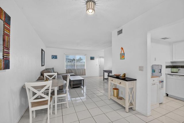 658 NE 6TH Court E E, Boynton Beach, FL 33435